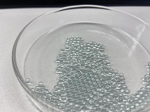 玻璃珠是什么材料做的
